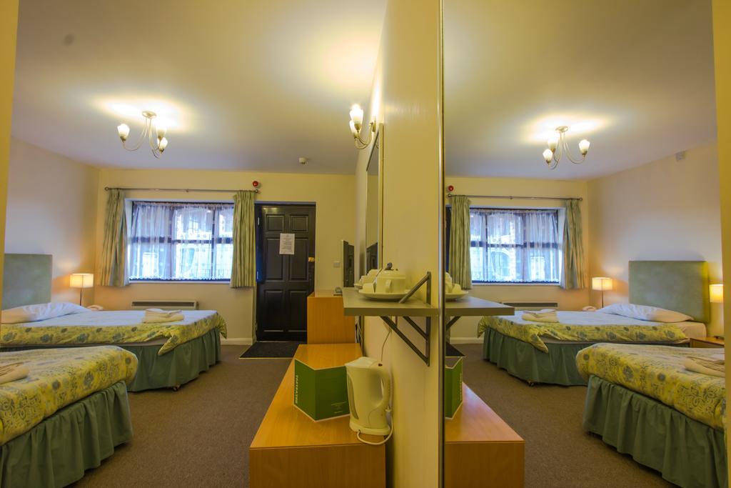 Plough Motel Stoke-on-Trent Δωμάτιο φωτογραφία
