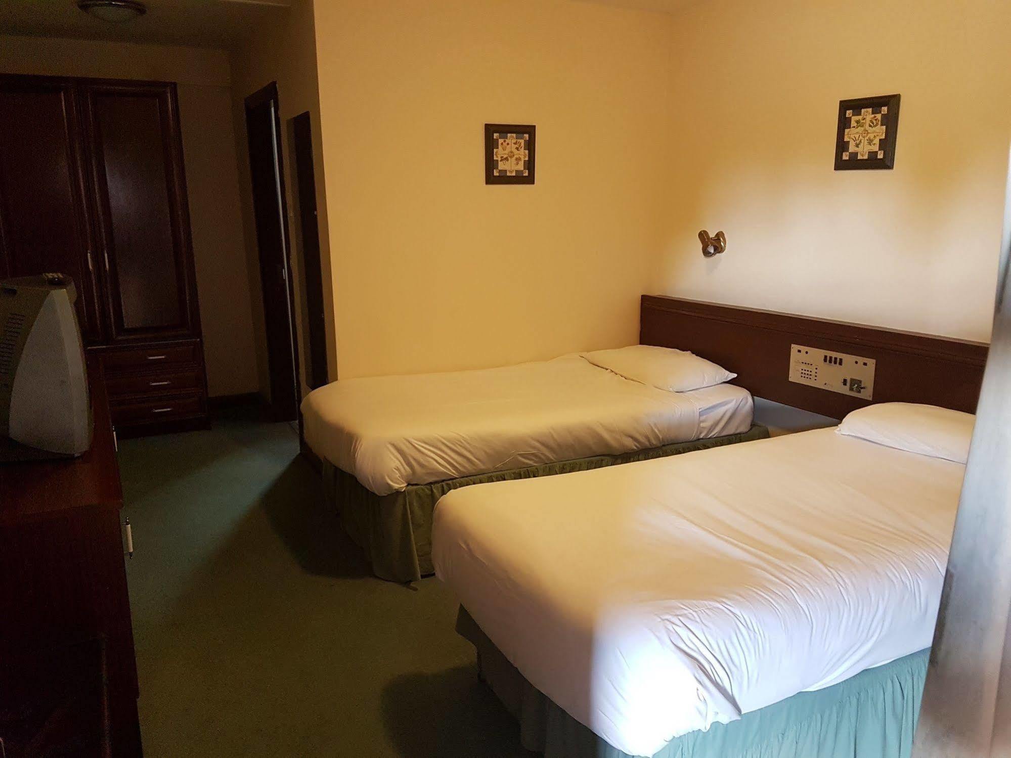 Plough Motel Stoke-on-Trent Εξωτερικό φωτογραφία