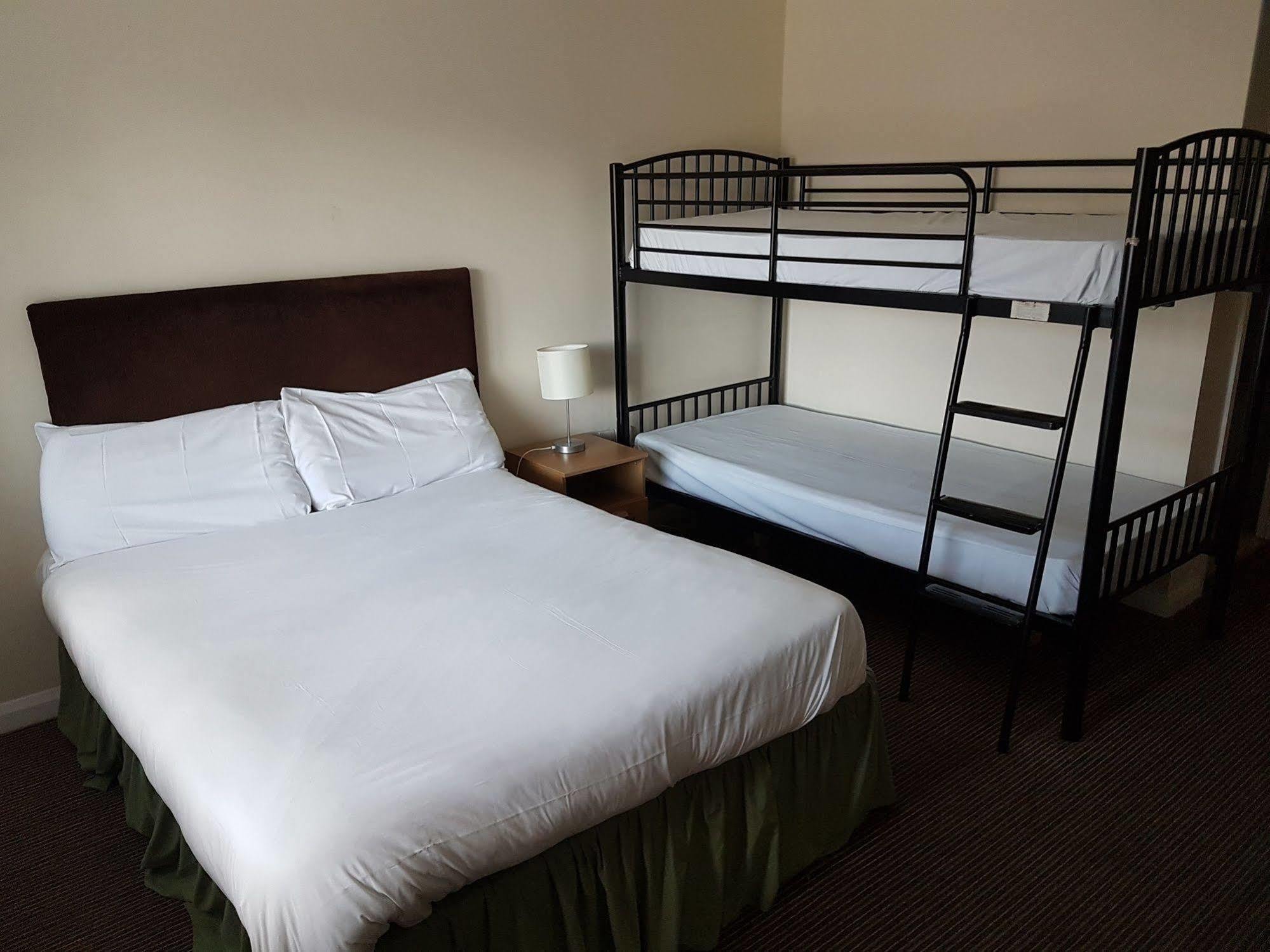 Plough Motel Stoke-on-Trent Εξωτερικό φωτογραφία